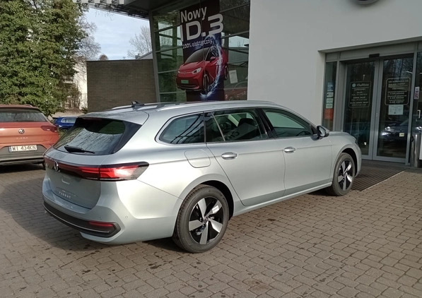 Volkswagen Passat cena 205900 przebieg: 10, rok produkcji 2024 z Dębica małe 466